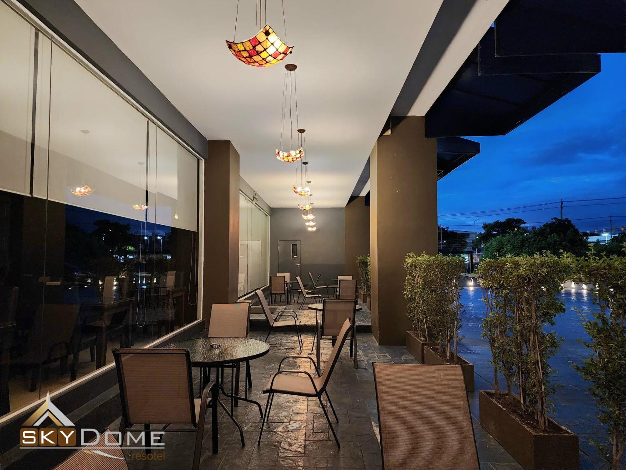 Sky Dome Resotel - โรงแรมสกายโดม รีโซเทล Bangkok Exterior foto